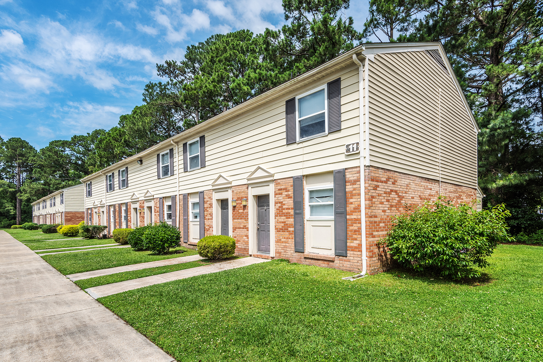 Brynn Marr Village The Multifamily Advisory Group at Cushman & Wakefield